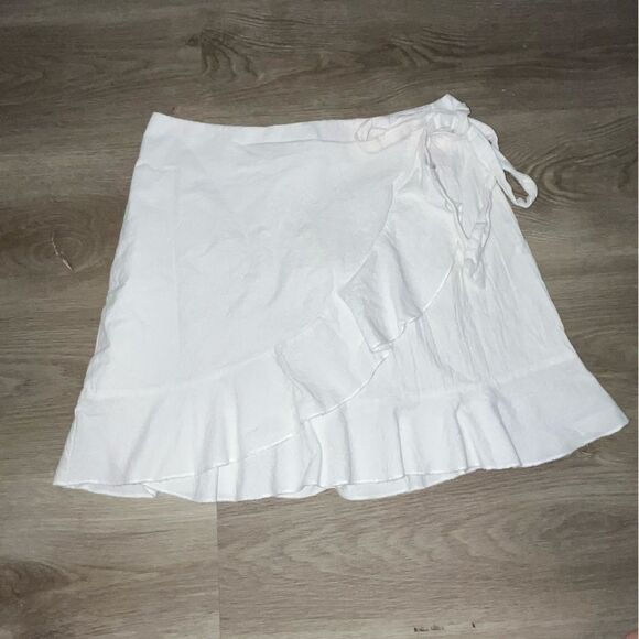 Women's White Ruffle Wrap Skirt - Picture 3 of 9